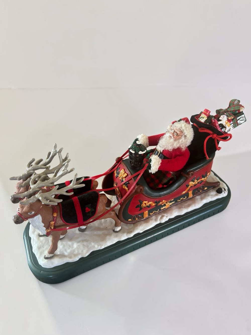 Vintage 1995 Holiday Creations Animated Santa Sleigh Reindeer Lighted Working